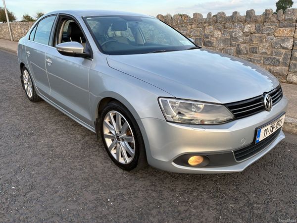 Volkswagen Jetta Saloon, Diesel, 2011, Silver