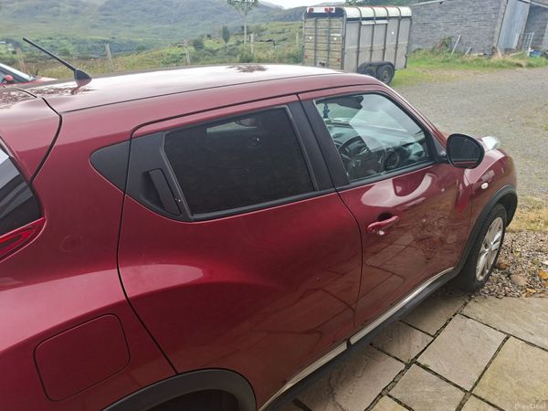 Nissan Juke SUV, Diesel, 2011, Red