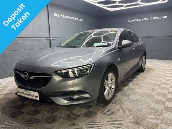 Opel Insignia Hatchback, Diesel, 2018, Grey