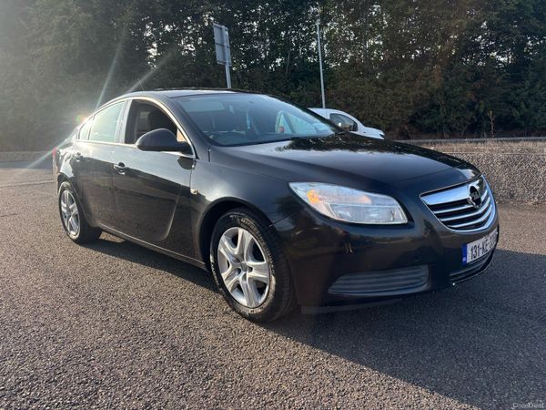Vauxhall Insignia Hatchback, Diesel, 2013, Black
