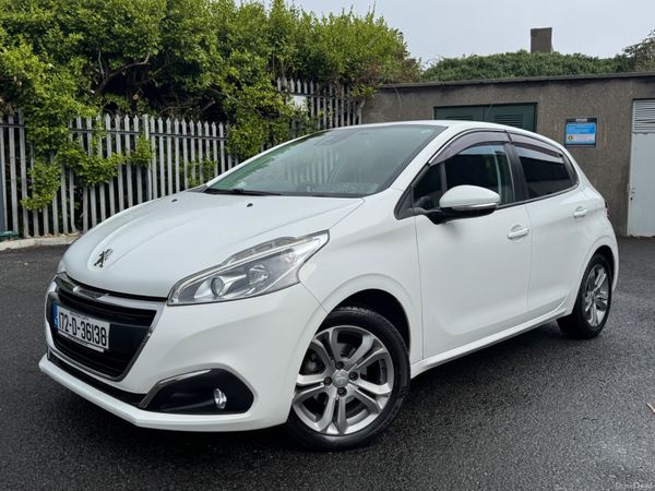 Peugeot 208 Hatchback, Petrol, 2017, White