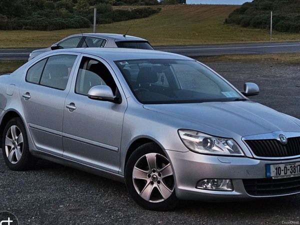 Skoda Octavia Hatchback, Diesel, 2010, Silver