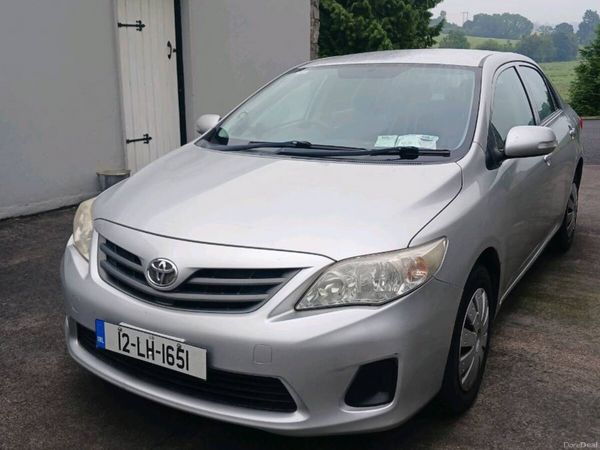 Toyota Corolla Saloon, Diesel, 2012, Silver