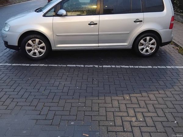 Volkswagen Touran MPV, Petrol, 2007, Silver