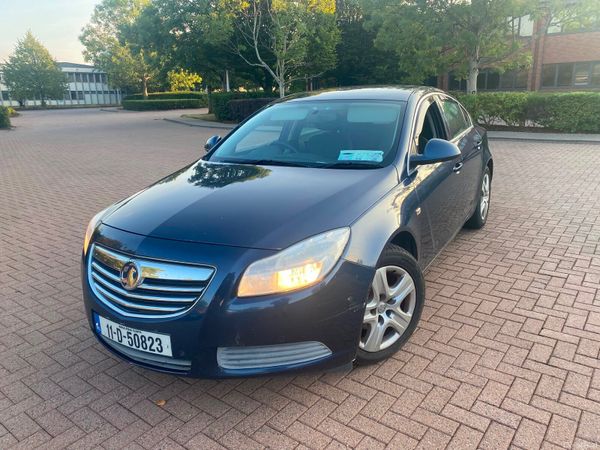 Vauxhall Insignia Hatchback, Diesel, 2011, Blue