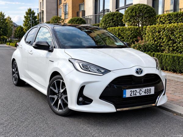 Toyota Yaris Hatchback, Petrol Hybrid, 2021, White