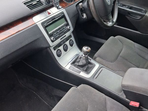 Volkswagen Passat Saloon, Diesel, 2009, Black