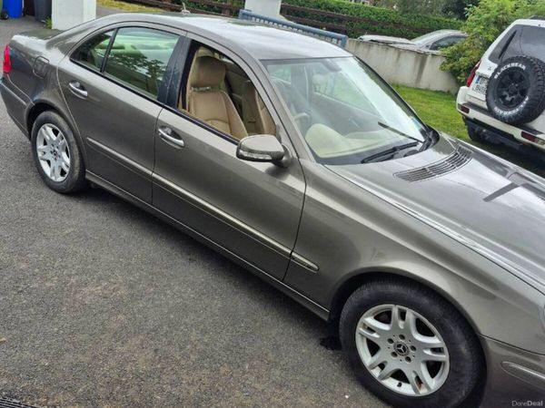 Mercedes-Benz E-Class Saloon, Petrol, 2007, Grey