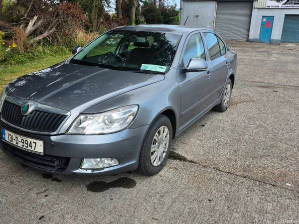Skoda Octavia Saloon, Diesel, 2013, Grey