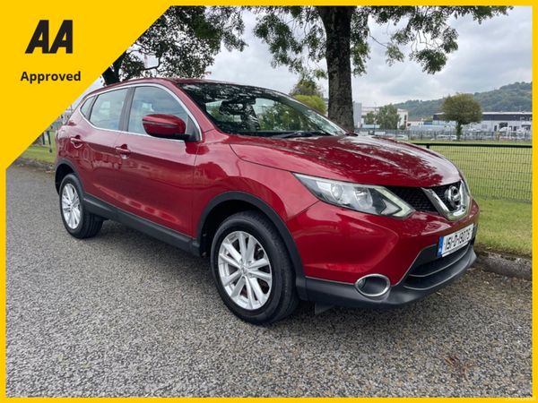 Nissan Qashqai MPV, Petrol, 2015, Red