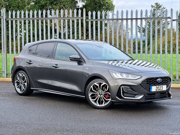 Ford Focus Hatchback, Diesel, 2023, Grey