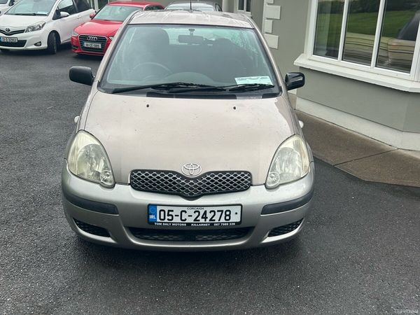 Toyota Yaris Hatchback, Petrol, 2005, Grey