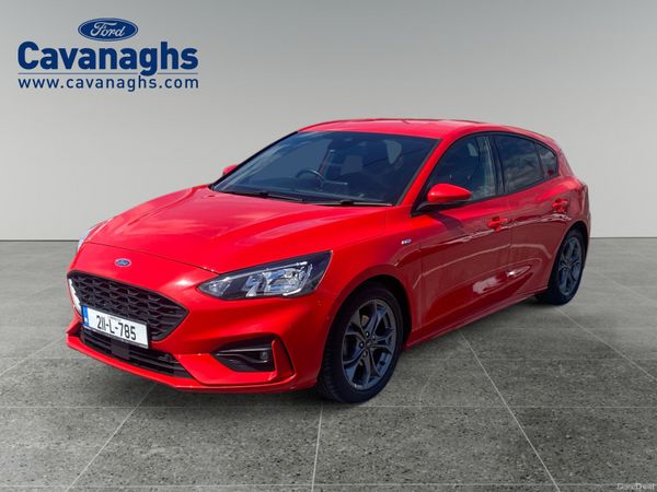 Ford Focus Hatchback, Diesel, 2021, Red