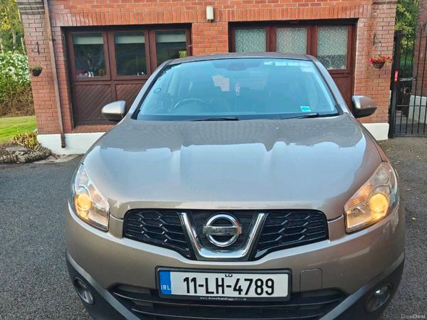 Nissan Qashqai Hatchback, Diesel, 2011, Beige