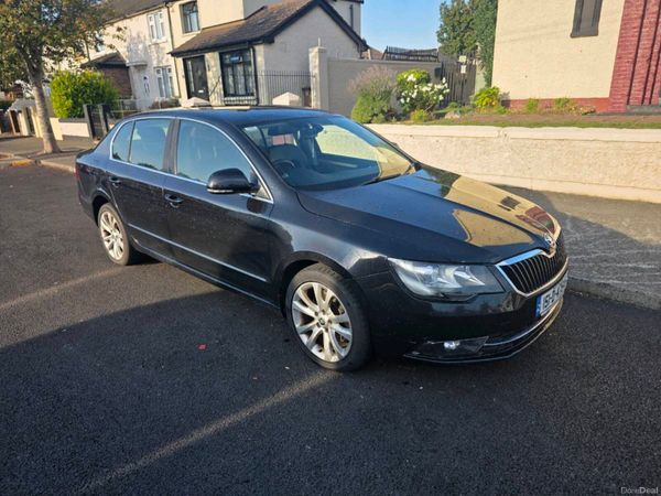 Skoda Superb Hatchback, Diesel, 2015, Black