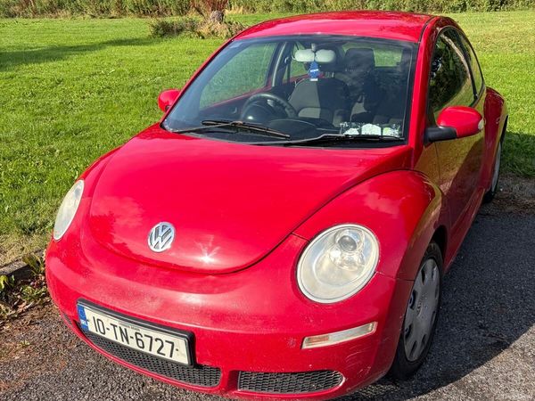 Volkswagen Beetle Hatchback, Diesel, 2010, Red