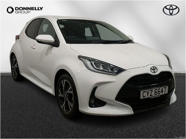 Toyota Yaris Hatchback, Petrol Hybrid, 2024, White