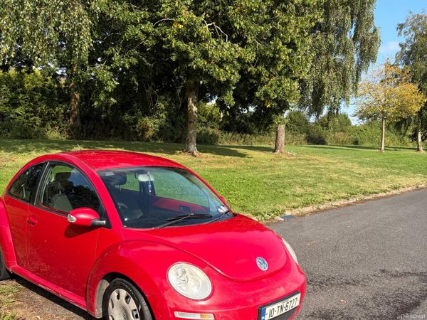 Volkswagen Beetle Hatchback, Diesel, 2010, Red