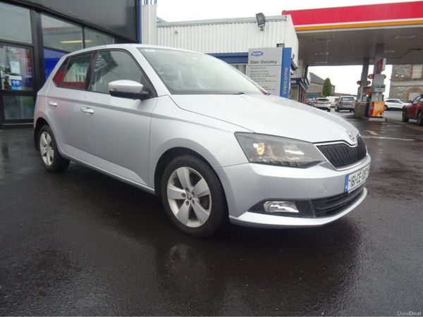 Skoda Fabia Hatchback, Petrol, 2016, Silver
