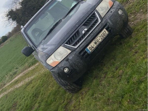 Mitsubishi Pajero SUV, Diesel, 2004, Black