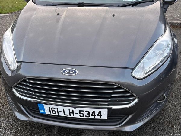 Ford Fiesta Hatchback, Petrol, 2016, Grey