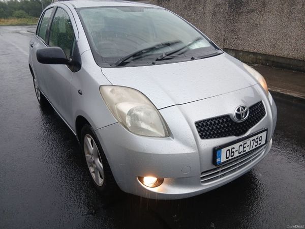 Toyota Yaris Hatchback, Petrol, 2006, Silver