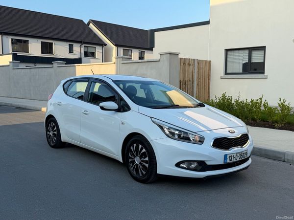 Kia Ceed Hatchback, Diesel, 2013, White