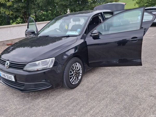 Volkswagen Jetta Saloon, Diesel, 2011, Black