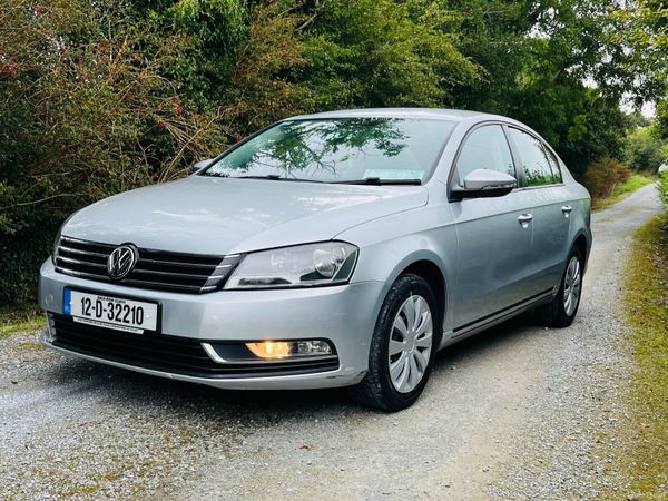Volkswagen Passat Saloon, Diesel, 2012, Silver