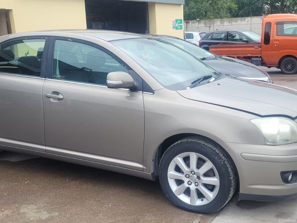 Toyota Avensis Saloon, Petrol, 2006, Beige