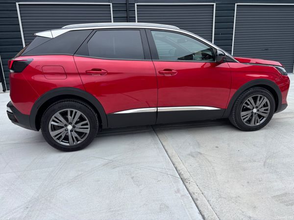 Peugeot 3008 MPV, Diesel, 2023, Red