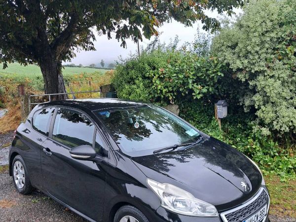 Peugeot 208 Hatchback, Diesel, 2014, Black