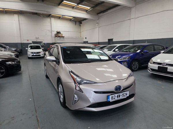 Toyota Prius Hatchback, Petrol Hybrid, 2016, Beige