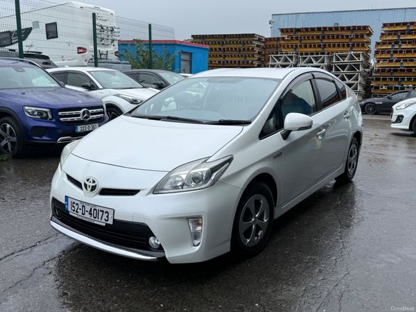 Toyota Prius Hatchback, Petrol Hybrid, 2015, White