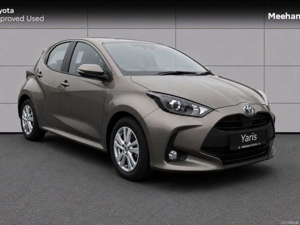 Toyota Yaris Hatchback, Petrol Hybrid, 2023, Bronze