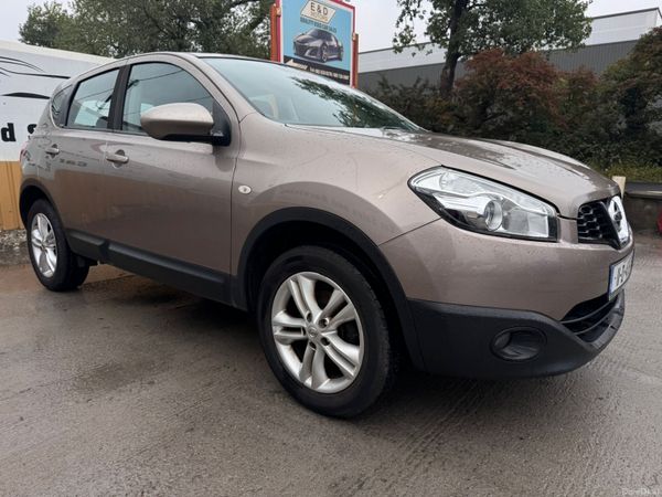 Nissan Qashqai Hatchback, Diesel, 2011, Beige