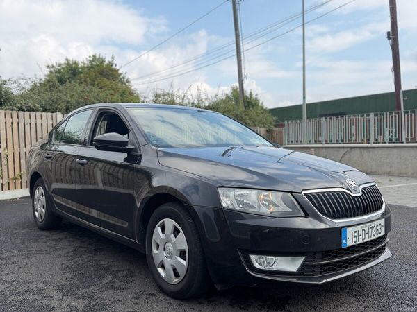 Skoda Octavia Saloon, Petrol, 2015, Black