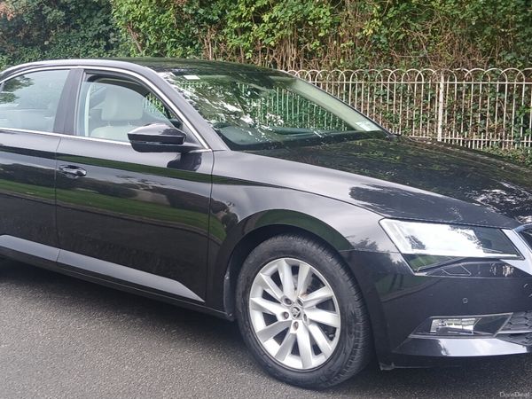 Skoda Superb Saloon, Petrol, 2019, Black