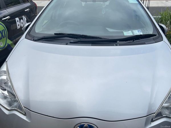 Toyota Aqua Hatchback, Petrol Hybrid, 2014, Silver