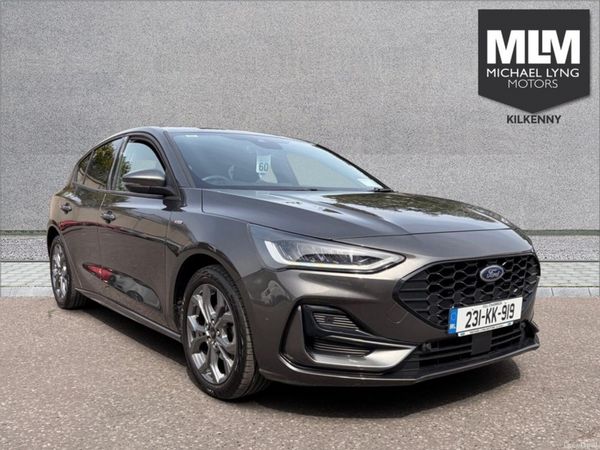 Ford Focus Hatchback, Petrol, 2023, Grey