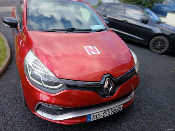 Renault Clio Hatchback, Petrol, 2013, Red