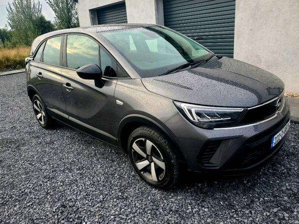 Hyundai i20 Hatchback, Petrol, 2022, Black
