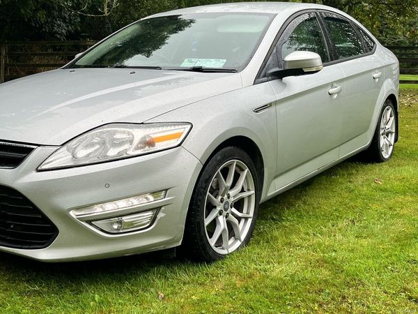 Ford Mondeo Hatchback, Diesel, 2013, Silver
