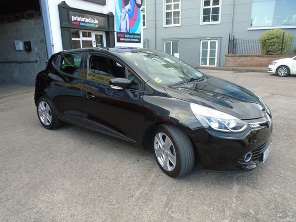 Renault Clio Hatchback, Petrol, 2015, Black