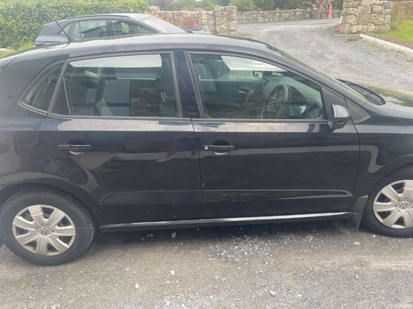 Volkswagen Polo Hatchback, Petrol, 2011, Black