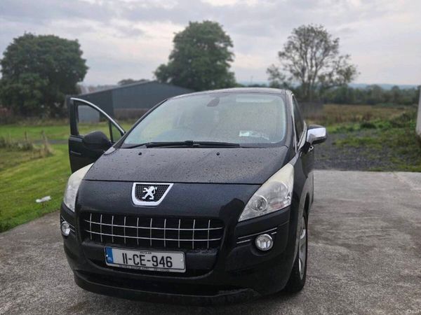 Peugeot 3008 MPV, Diesel, 2011, Black