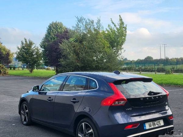 Volvo V40 Hatchback, Diesel, 2014, Blue