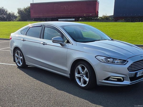 Ford Mondeo Hatchback, Diesel, 2017, Silver