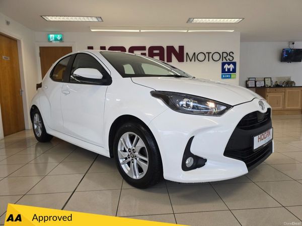 Toyota Yaris Hatchback, Petrol, 2023, White