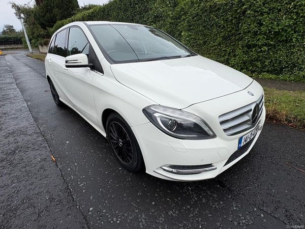 Mercedes-Benz B-Class MPV, Petrol, 2014, White
